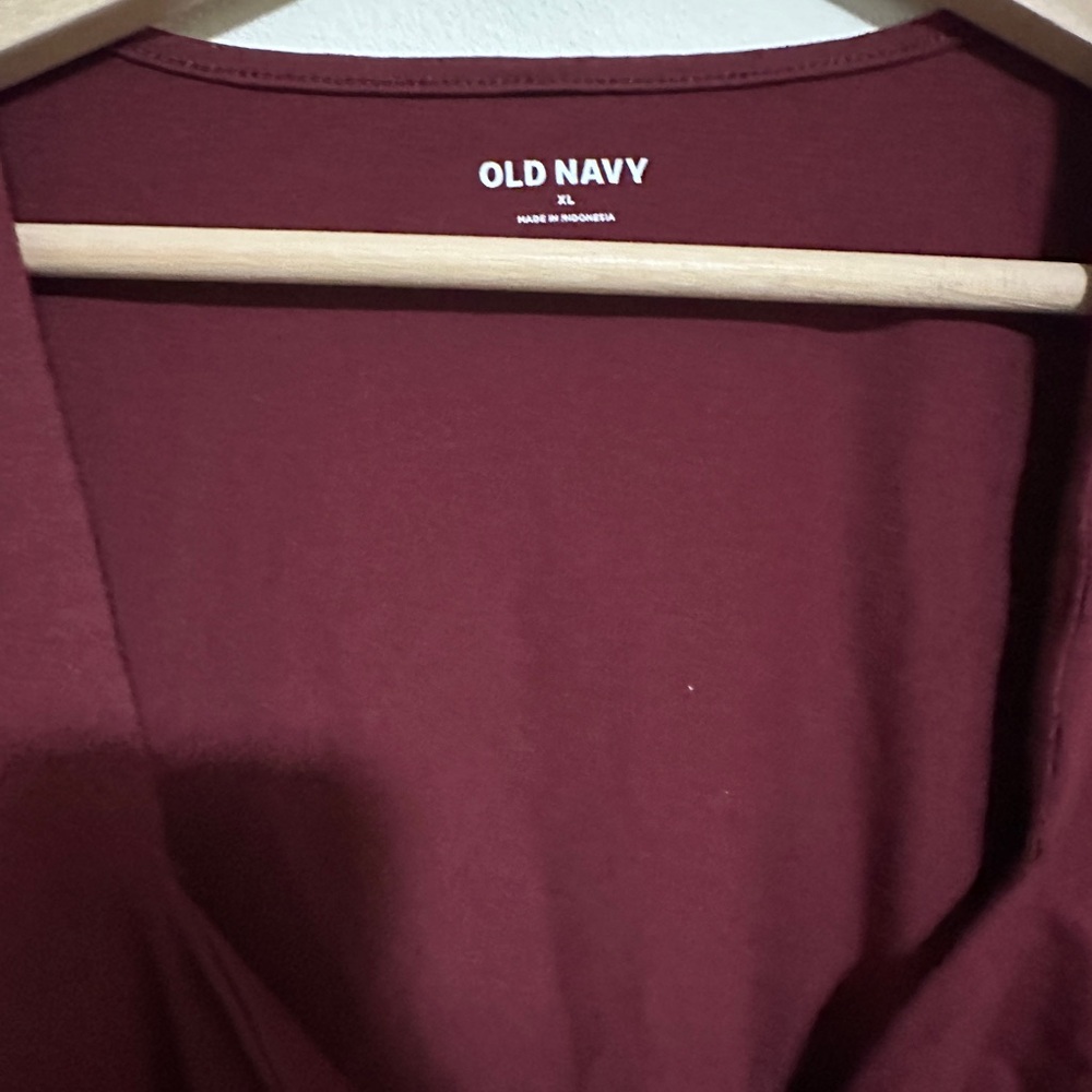 ♻️ Old Navy Maroon Long Sleeve Top - Picture 2 of 5